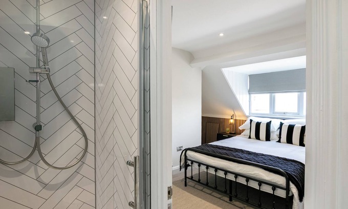 Cirencester House | Stunning Townhouse in Cirencester