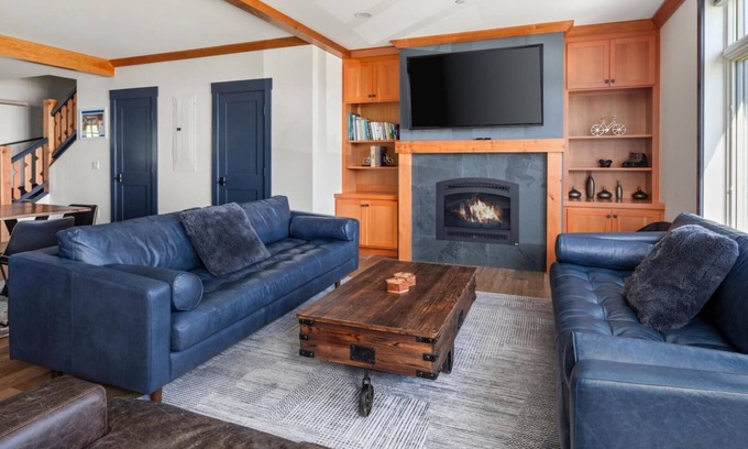 Moscow House | Stunning Trapp Lodge Townhouse, Brand New in Stowe