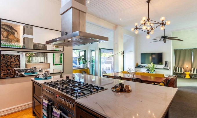 Kalinga House | STUNNING TROPICAL OASIS