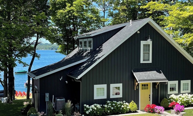 Skaneateles Cottage | Stunning two-bedroom lakeside retreat in peaceful Skaneateles