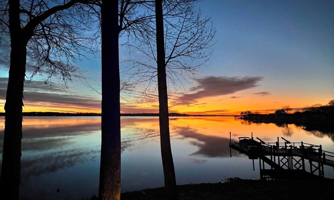 Lake Norman of Catawba Cottage | Stunning sunrises & water views in this 4 bedroom cottage on Lake Norman!