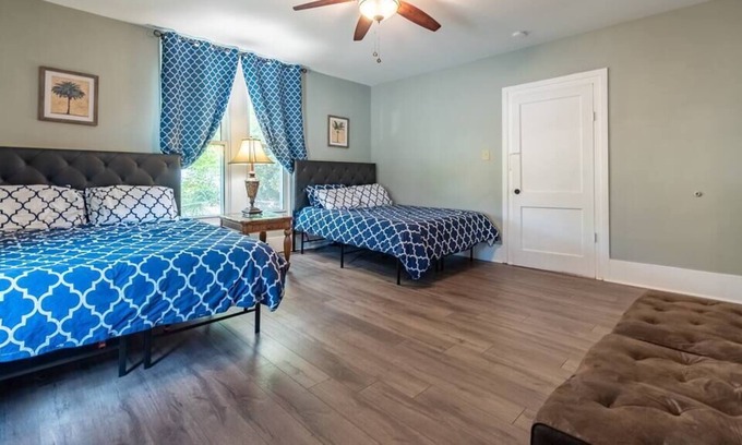 Mooresville Apartment | Stunning Victorian Home In Mooresville Apt. B