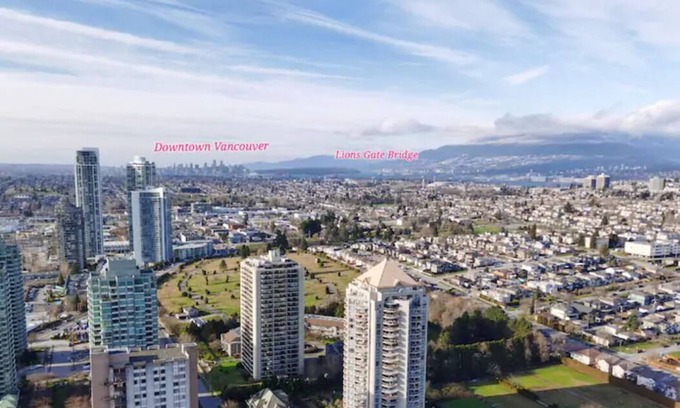 Burnaby Condo | Stunning View Luxury 2BR+Den Condo in Burnaby
