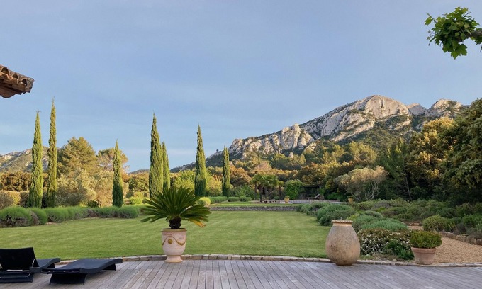 Eygalieres Villa | Stunning view villa - Provence's Alpilles