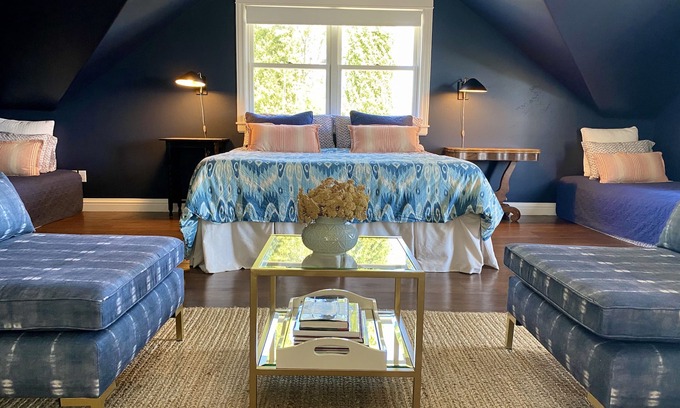 Adelaida House | Stunning views in premier winery area. Very private with deck!