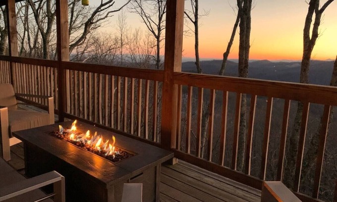 Boone House | Stunning Views - Theater, Sauna, Arcade, Slide - Blackberry Vista