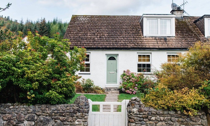Fort Augustus House | Stunning villa for 4 people with WIFI, TV and patio