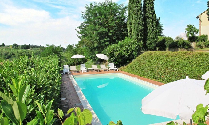 Scandicci House | Stunning villa for 12 guests with private pool, WIFI, TV, terrace, pets allowed and panoramic v.