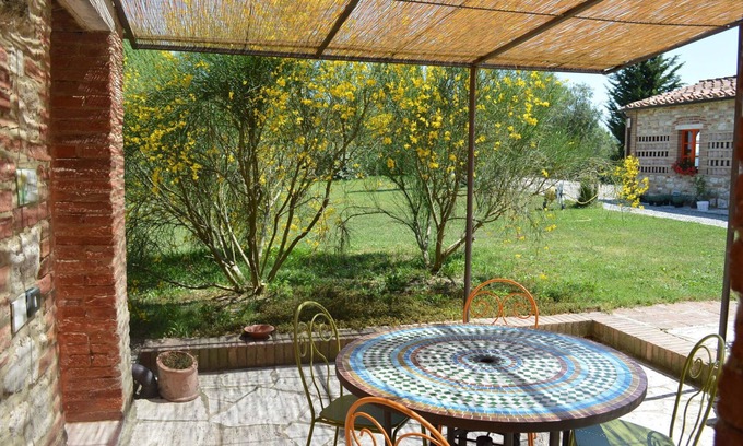 Asciano Villa | Stunning villa for 14 people with WIFI, private pool, TV, patio and panoramic view