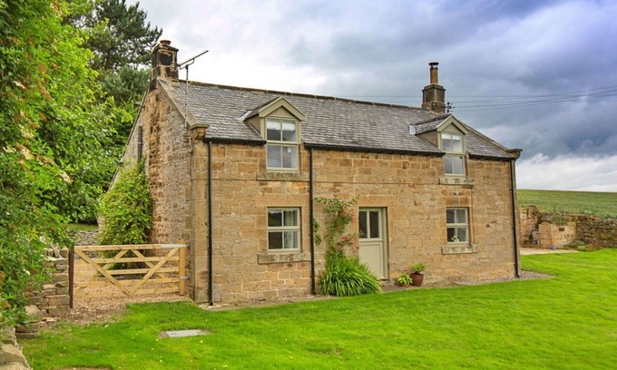 Hallington House | Stunning villa for 4 guests with WIFI, TV and pets allowed