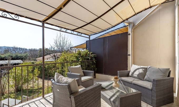 Rustrel House | Stunning villa for 4 people with private pool, WIFI, TV and terrace