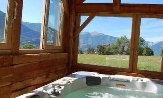 Chateauroux-les-Alpes Villa | Stunning villa for 6 guests with WIFI, pool, TV and parking