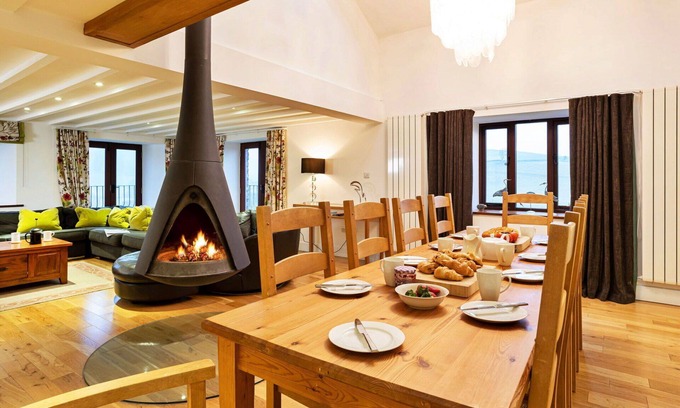 Bretherdale House | Stunning villa for 10 guests with WIFI and TV