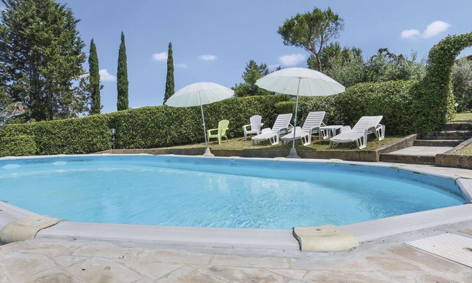 San Miniato Villa | Stunning villa for 12 guests with private pool, TV, patio and pets allowed