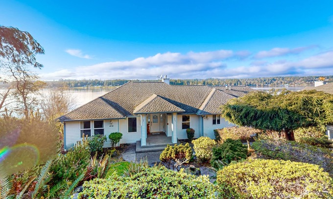 Shelton House | Stunning waterfront home offering breathtaking canal views