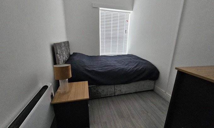 Bridgend Apartment | Stylish 1 Bedroom Flat near Bridgend Town centre