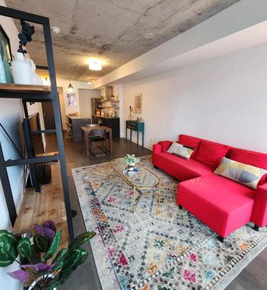 Fashion District Apartment | Stylish 1BDR Loft with Office Space in the Heart of Toronto