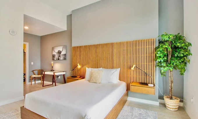 Northeast Miami Condo | Stylish 1Bdrm Penthouse In Miami Design District