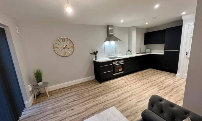 Canary Wharf Apartment | Stylish 2 Bed Apartment With Private Terrace
