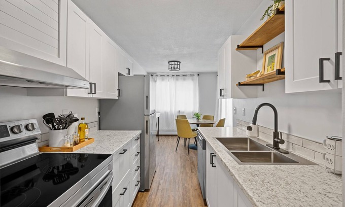 Fort McMurray House | Stylish 2-Bed Apt Fort McMurray Fast WiFi Newly Reno