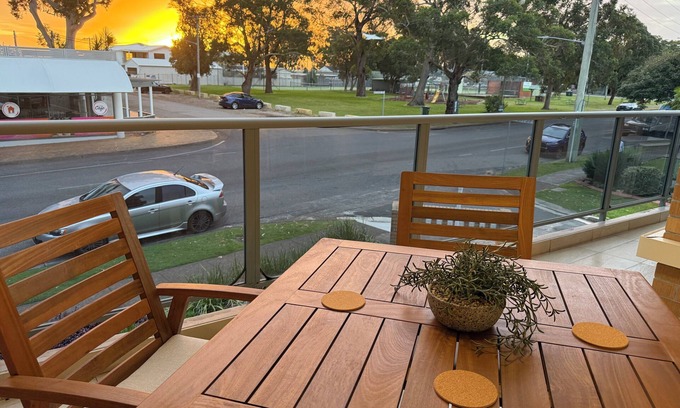 Soldiers Point Apartment | Stylish 2-bed coastal apartment near beach & marina – perfect for relax or work.