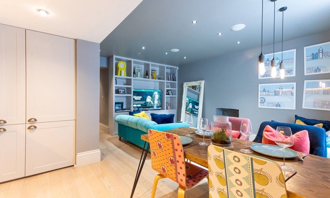 Colville Apartment | Stylish 2-Bed Flat Near Portobello & Notting Hill | Pass the Keys