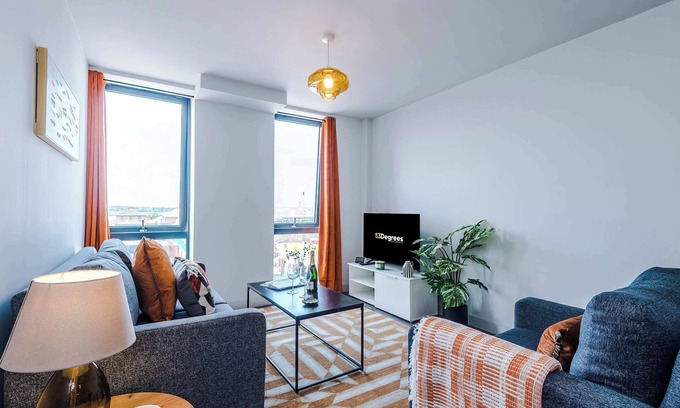 Liverpool Apartment | Stylish 2 Bed Near Albert Dock & Baltic Triangle!