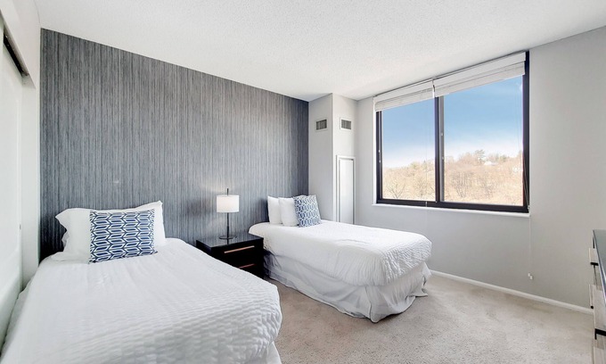 White Plains Apartment | Stylish 2 Bedroom, 40 Minutes by Train to/from NYC
