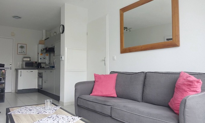 Sarzeau Apartment | Stylish 2-Room Apartment with Balcony, Parking & Wi-Fi near Sarzeau Centre