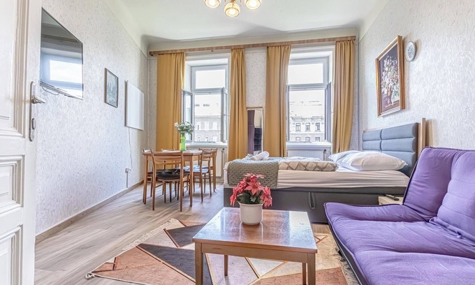 Brigittenau Apartment | Stylish 2BR Apt Garden Modern Comforts