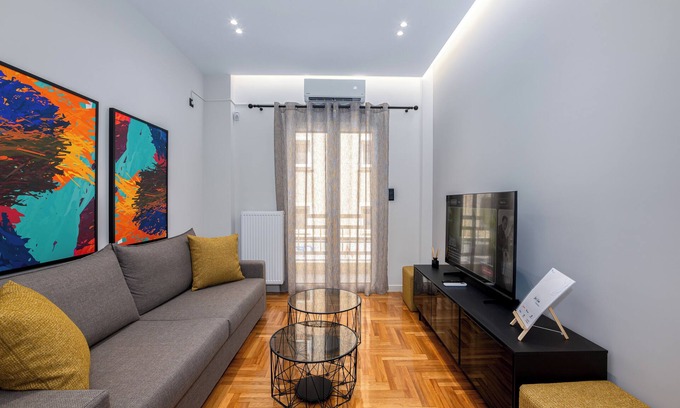 Ampelokipoi Apartment | Stylish 2BR flat near hospital & Panormou metro station