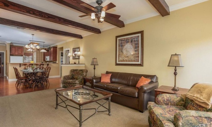 Branson Hotel | Stylish 2BR Hideaway at Great Rock Resort