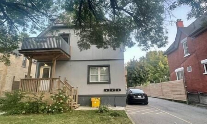 Kitchener House | Stylish 3-bdrm suite w free Parking