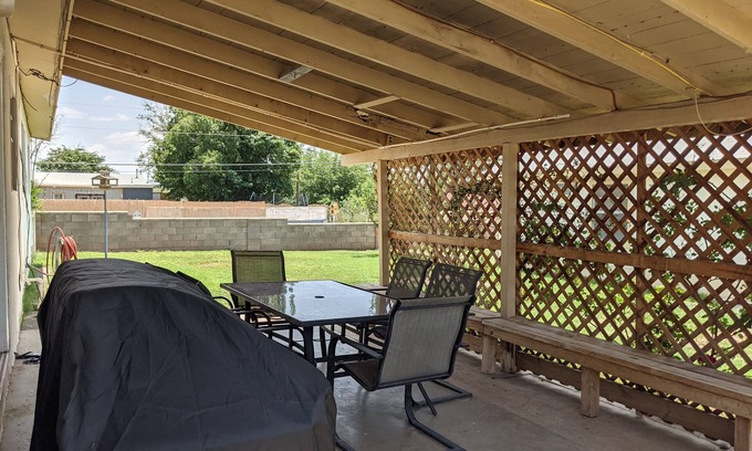 Alamogordo House | Stylish 3 Bedroom 2 bath home for the whole family.