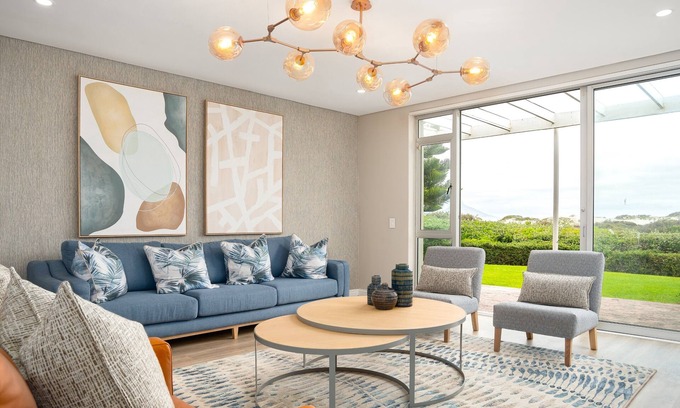 Bloubergstrand Apartment | Stylish 3 Bedroom Apartment on Dolphin Beach