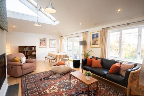 Cambridge House | Stylish 3-Bedroom Detached Home in Cambridge