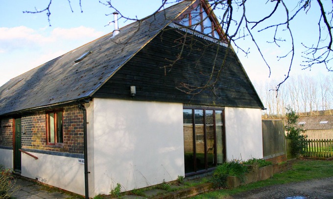 Robertsbridge Cottage | Stylish 3 bedroom rural cottage on conservation farm
