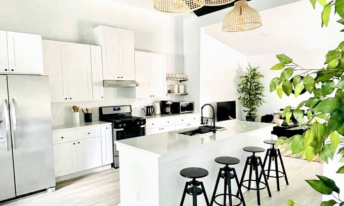 Denver Heights House | Stylish 3 bedroom home in the heart of San Antonio