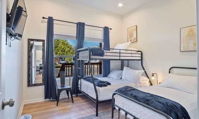Denver Heights Cottage | Stylish 3br/2ba Urban Retreat Near Lively Downtown