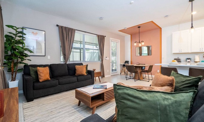 Davenport Apartment | Stylish 3BR Game Room 20 min to Disney + Resort