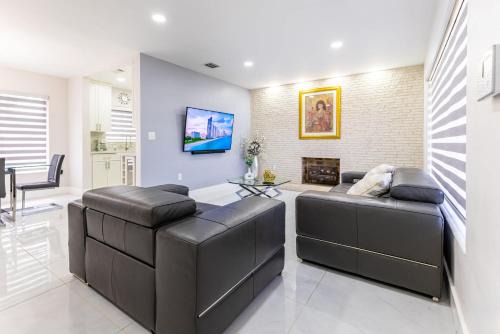 Miami Gardens House | Stylish 3BR Home - BBQ & Near Top Attractions