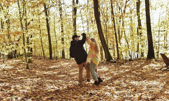 Alton House | Stylish 3BR | Hot Tub Firepit Cozy Fall & Early Winter Escape