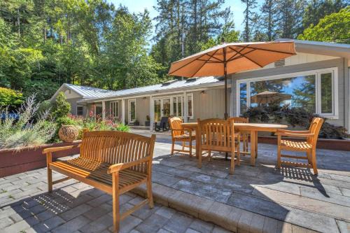 Occidental House | Stylish 3BR Retreat Close to Coast & Wineries