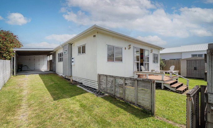 Whangamata House | Stylish 3BR Retreat Centrally Located Near Beach & Town