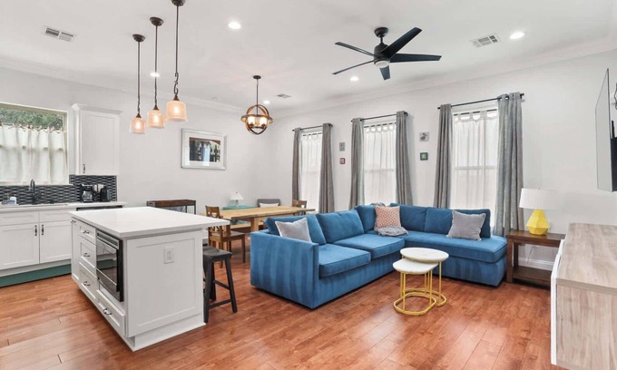 Seventh Ward House | Stylish 3Br w Parking and Balcony~Walk Everywhere!