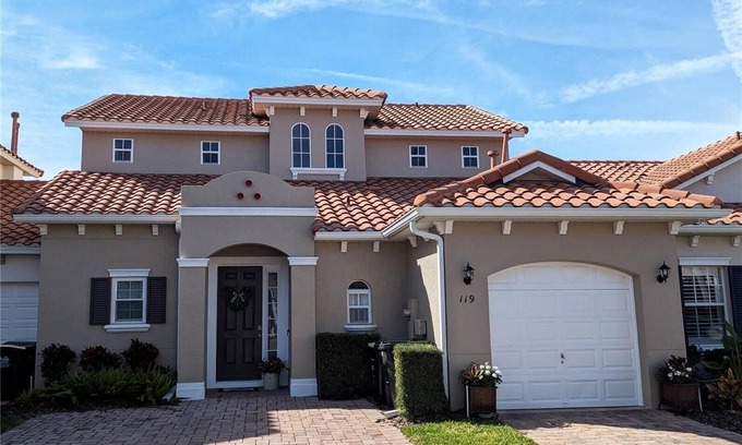 Lake Davenport Estates House | Stylish 4 bedroom/3.5 bath home, private west-facing pool, Disney 8 miles