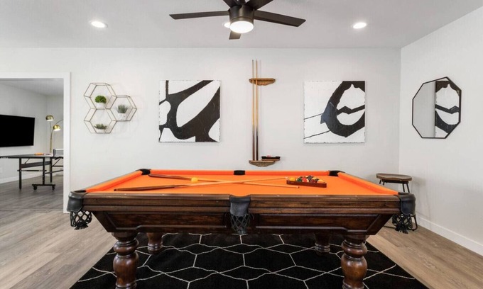 North Las Vegas House | Stylish 5BD Home w/Ping Pong and Billiard Table!