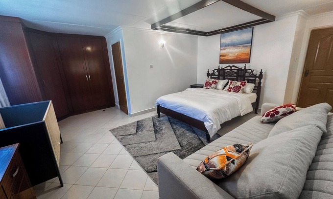 Athi River House | Stylish 5BR Bungalow with Private Pool near JKIA – Greenpark, Athi River