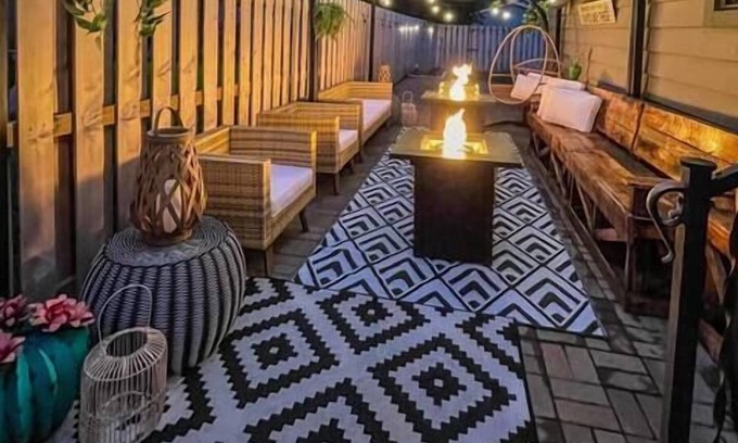 Aksarben - Elmwood Park House | Stylish 6 Bed/3 Bath Dundee Home w/ 2 Firepits