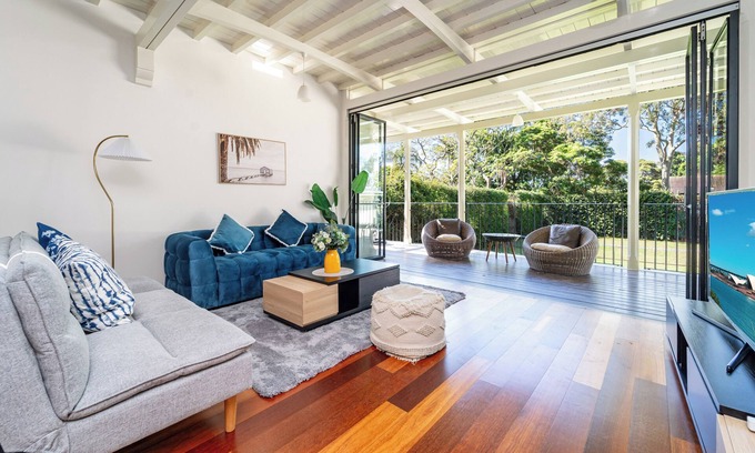 Strathfield House | Stylish 6BR Strathfield House – Tennis & Fun Games